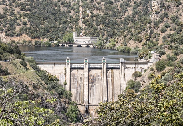 dam-2235173_640